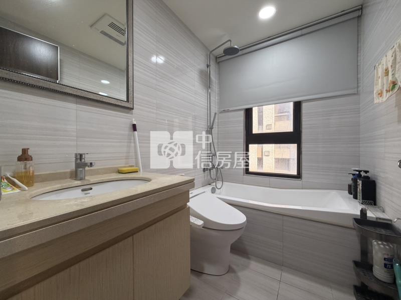 中正三代城墅電梯透天住店房屋室內格局與周邊環境