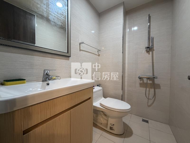 中正三代城墅電梯透天住店房屋室內格局與周邊環境