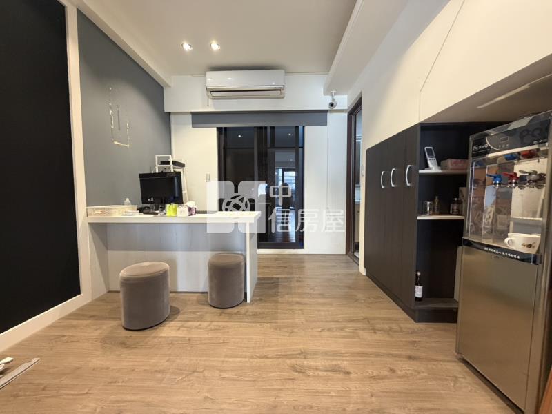 中正三代城墅電梯透天住店房屋室內格局與周邊環境