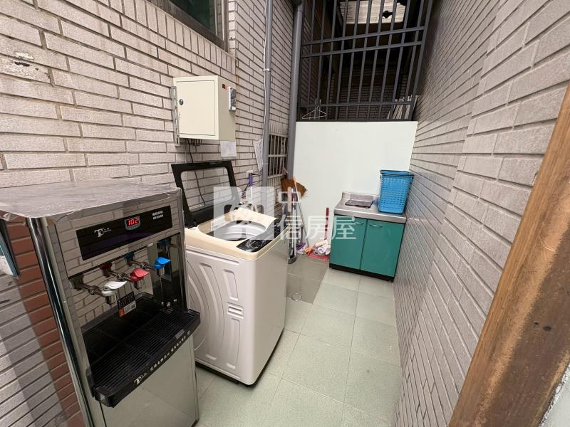 立仁路透天店面+套房投資好選擇房屋室內格局與周邊環境