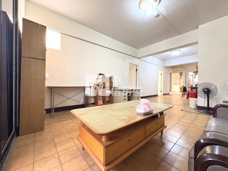 北屯市場旁大三房B房屋室內格局與周邊環境