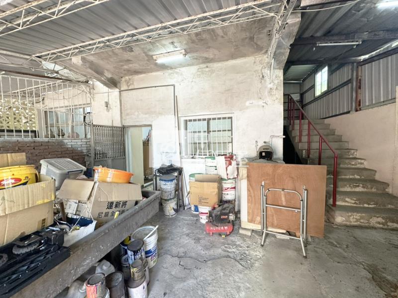 中興商圈旁大地坪8米寬透天房屋室內格局與周邊環境