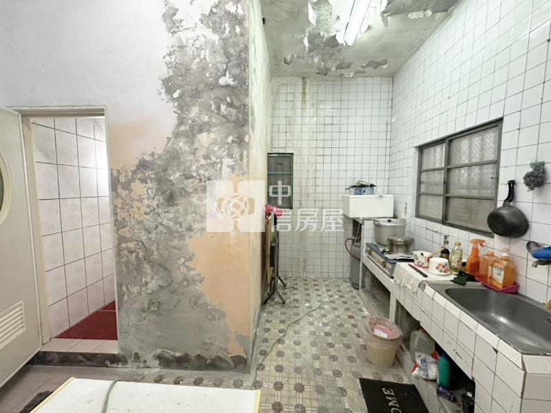 中興商圈旁大地坪8米寬透天房屋室內格局與周邊環境