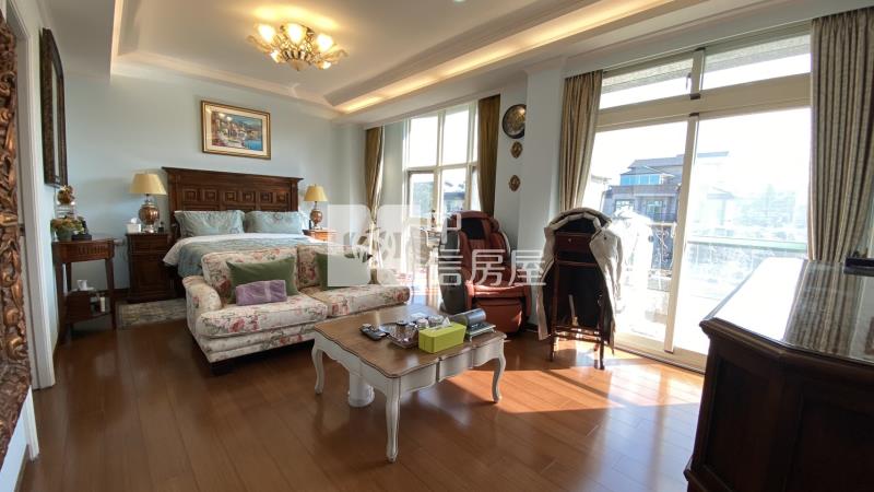 中央大學豪華農舍房屋室內格局與周邊環境