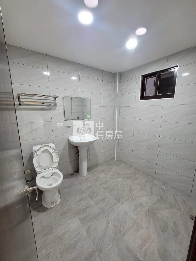 近龍潭百年商圈活巷大別墅(門前停車)房屋室內格局與周邊環境