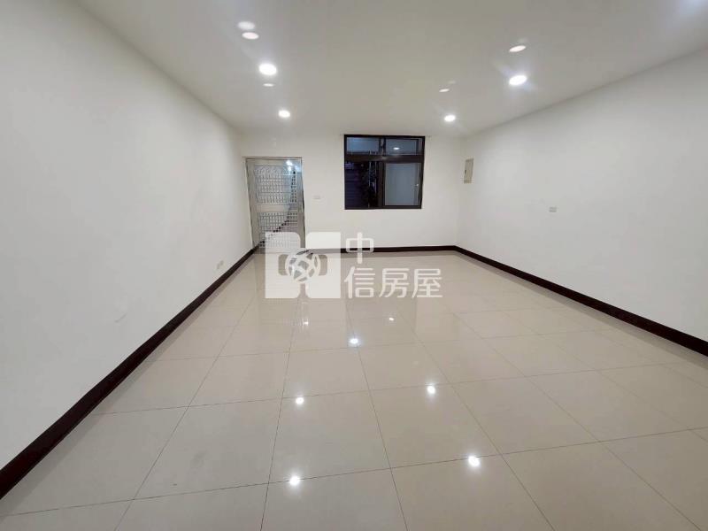 近龍潭百年商圈活巷大別墅(門前停車)房屋室內格局與周邊環境