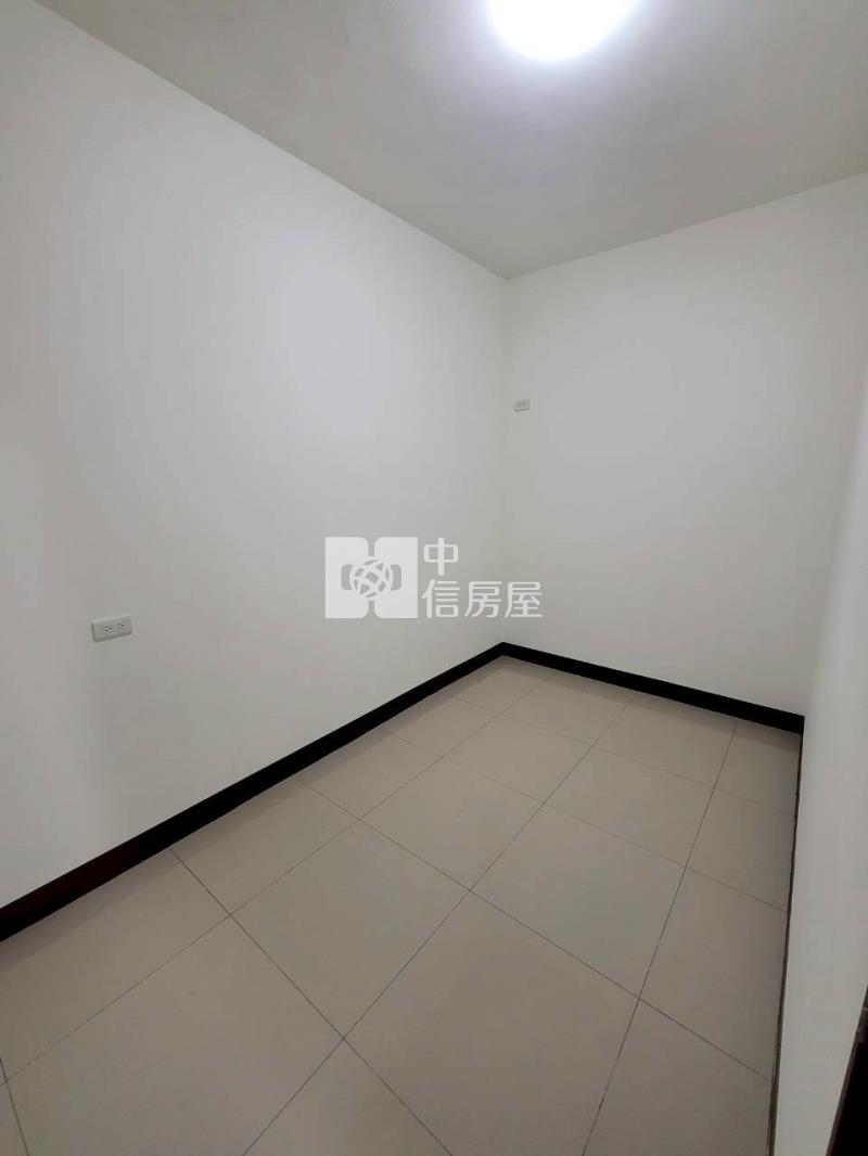 近龍潭百年商圈活巷大別墅(門前停車)房屋室內格局與周邊環境