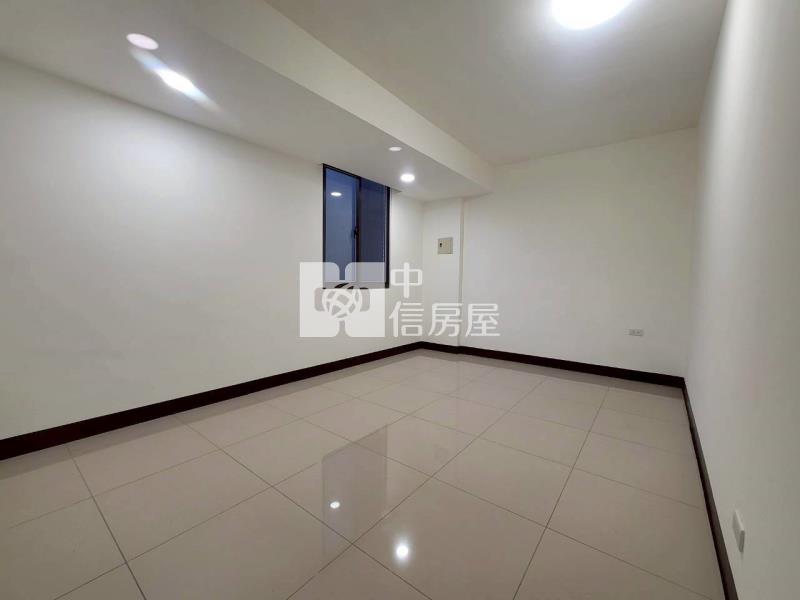 近龍潭百年商圈活巷大別墅(門前停車)房屋室內格局與周邊環境