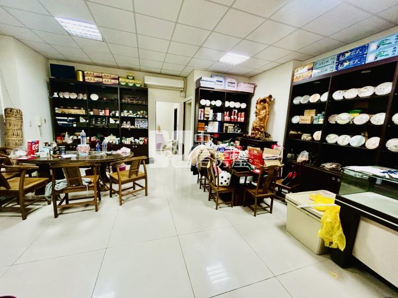 竹北三角窗電梯優質百坪金店面A房屋室內格局與周邊環境