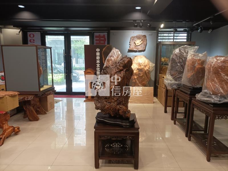 品上景大面寬金店面房屋室內格局與周邊環境