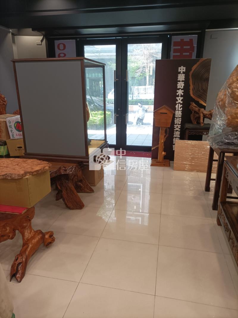 品上景大面寬金店面房屋室內格局與周邊環境