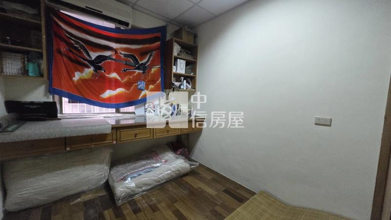 六六快速路旁別墅房屋室內格局與周邊環境