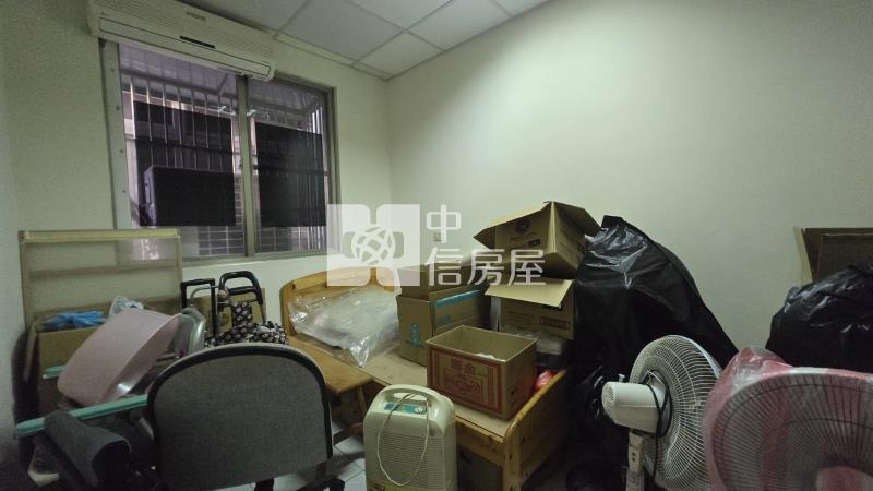 六六快速路旁別墅房屋室內格局與周邊環境