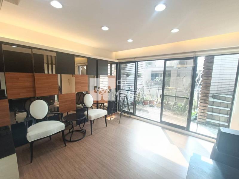 (A){深耕六期}前後花園挑高美別墅(中信卓越團隊)房屋室內格局與周邊環境