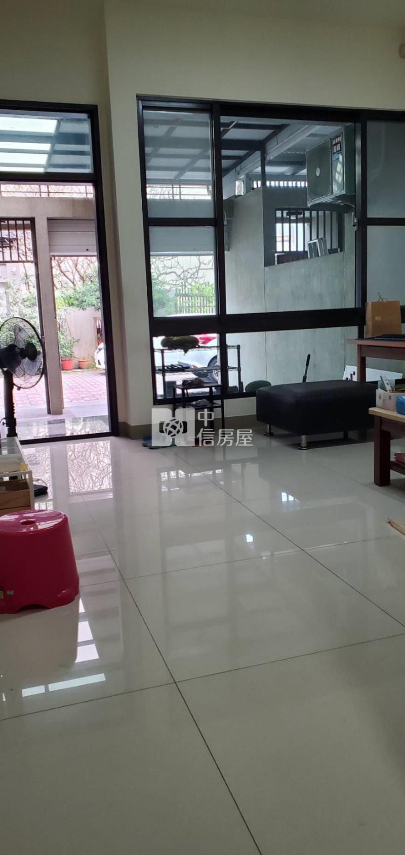 內埔永平街車庫別墅房屋室內格局與周邊環境