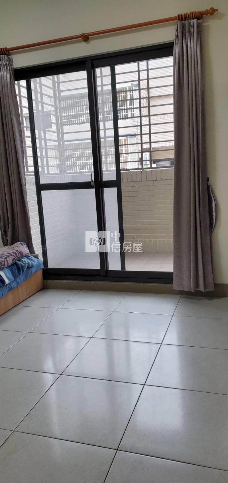 內埔永平街車庫別墅房屋室內格局與周邊環境