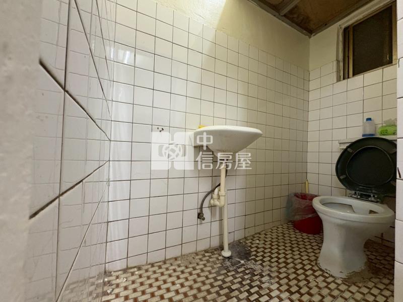 新江路透天房屋室內格局與周邊環境