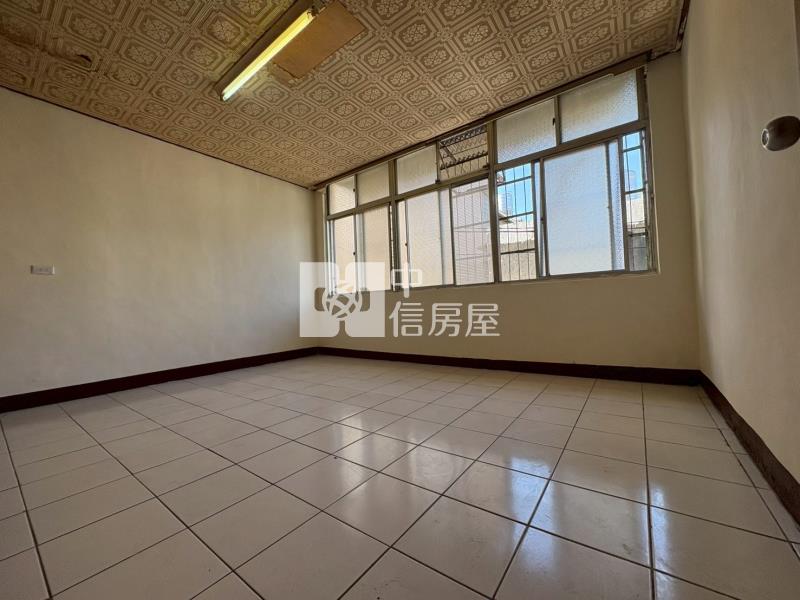 新江路透天房屋室內格局與周邊環境