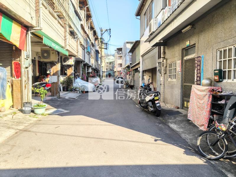 太平*入金窩建地*35坪.9米寬.投資自用皆宜房屋室內格局與周邊環境