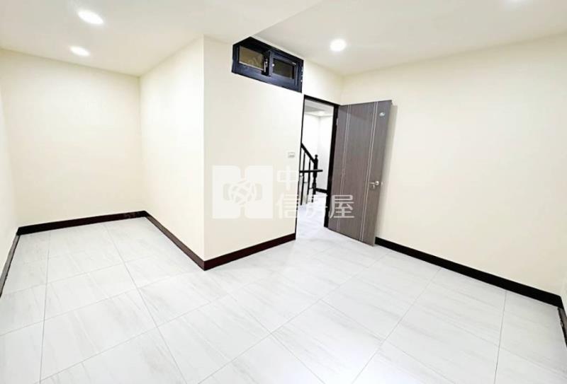 【新世紀】平鎮大勇街整新美透天房屋室內格局與周邊環境