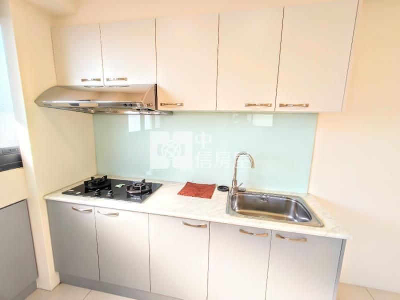 台中旱溪夜市*東方明珠*邊間正3樓店房屋室內格局與周邊環境