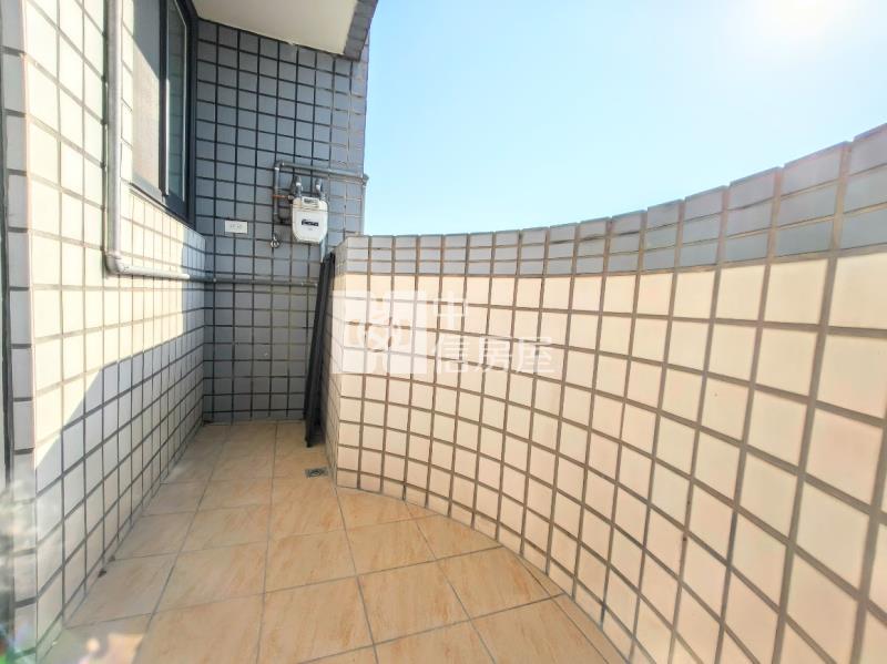 台中旱溪夜市*東方明珠*邊間正3樓店房屋室內格局與周邊環境