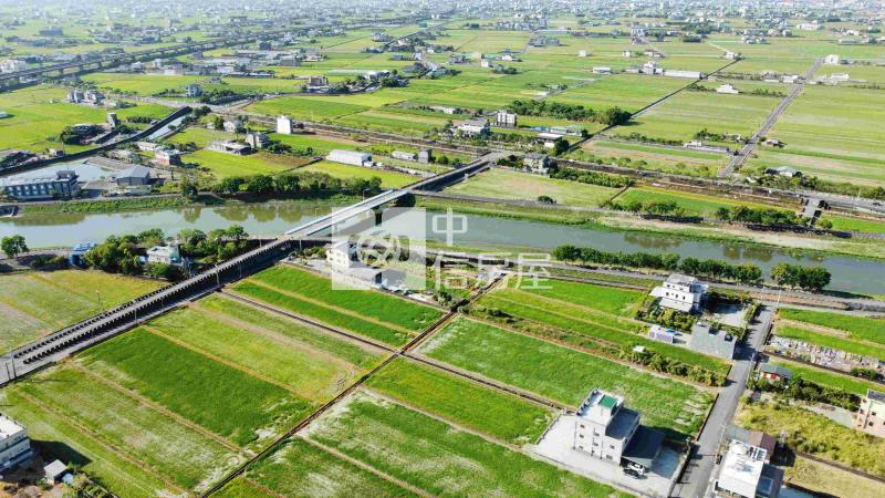 現代俐落全新農舍房屋室內格局與周邊環境