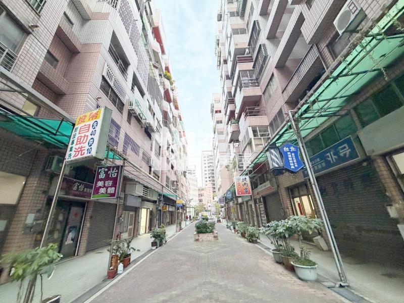 文心百利樓中樓/雙主臥雙車位房屋室內格局與周邊環境