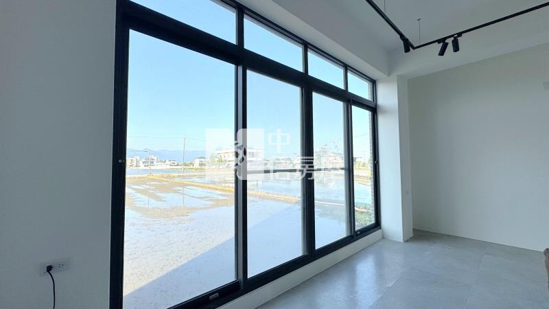 正臨191甲雙面路全新農舍房屋室內格局與周邊環境