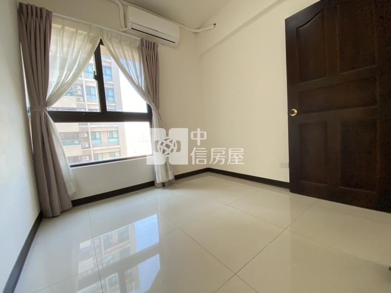 高鐵特區最便宜輕屋齡三房平車視野戶房屋室內格局與周邊環境