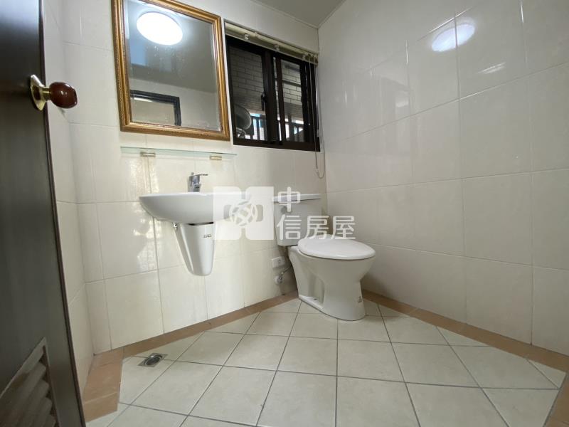 高鐵特區最便宜輕屋齡三房平車視野戶房屋室內格局與周邊環境