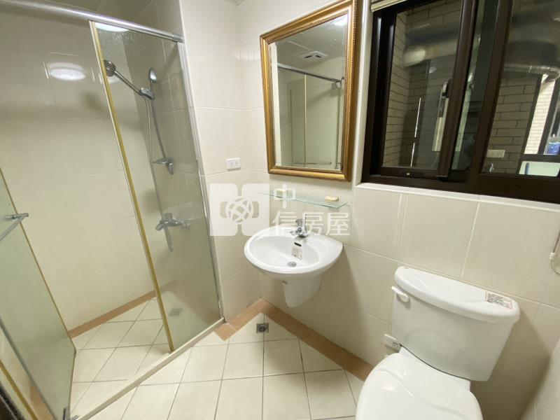 高鐵特區最便宜輕屋齡三房平車視野戶房屋室內格局與周邊環境