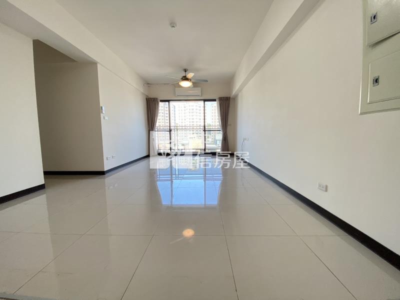 高鐵特區最便宜輕屋齡三房平車視野戶房屋室內格局與周邊環境