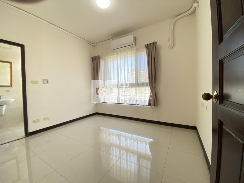 高鐵特區最便宜輕屋齡三房平車視野戶房屋室內格局與周邊環境