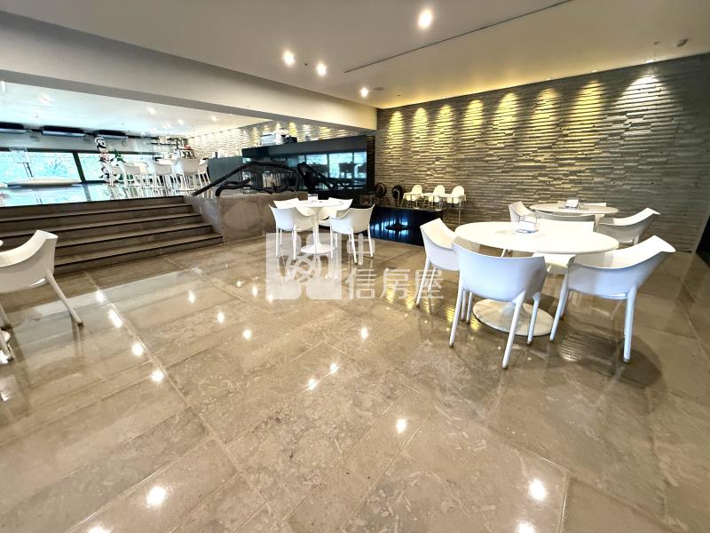 由鉅大謙高樓層毛胚雙平車房屋室內格局與周邊環境