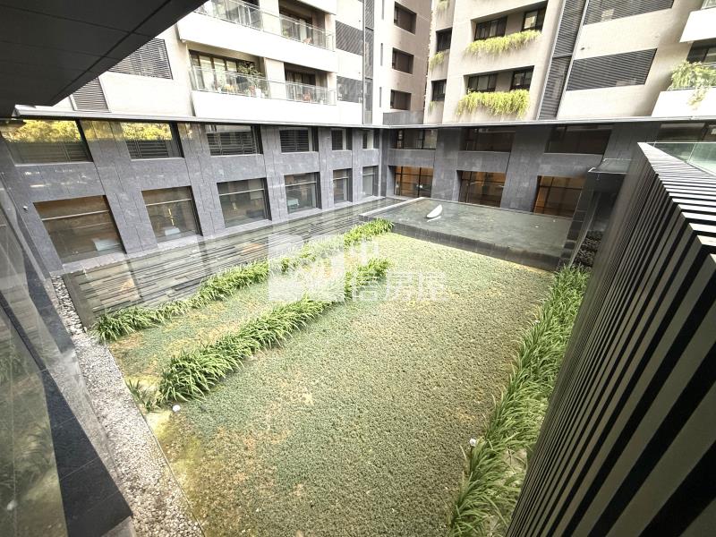 由鉅大謙高樓層毛胚雙平車房屋室內格局與周邊環境