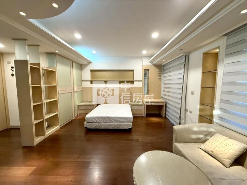 (寰宇層峰)七期 水安捷運站高級裝潢雙車別墅房屋室內格局與周邊環境