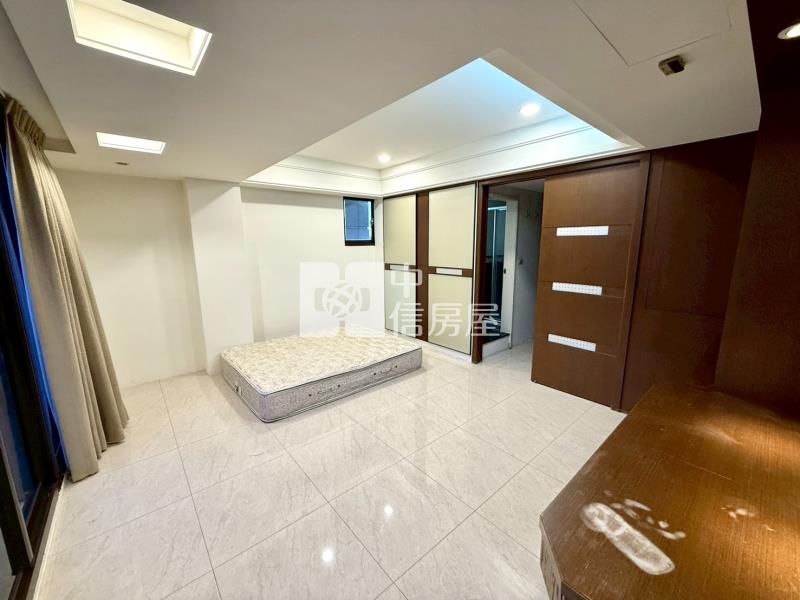 (寰宇層峰)七期 水安捷運站高級裝潢雙車別墅房屋室內格局與周邊環境