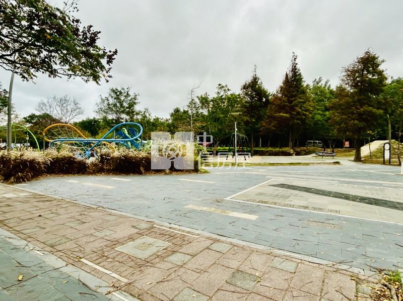 竹北角間電梯優質百坪透天金店面B房屋室內格局與周邊環境