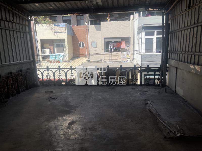 仁美國小懷舊雙車庫別墅房屋室內格局與周邊環境