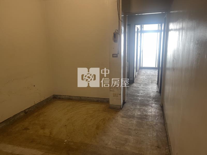 仁美國小懷舊雙車庫別墅房屋室內格局與周邊環境