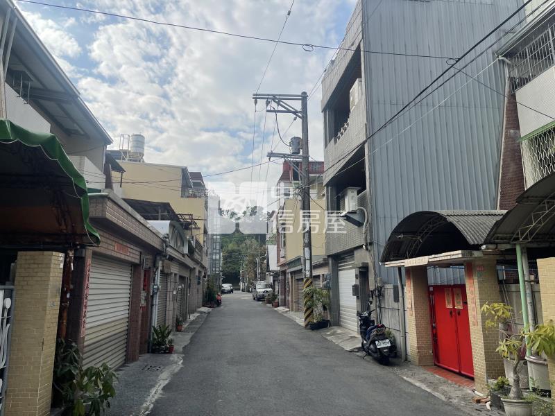 仁美國小懷舊雙車庫別墅房屋室內格局與周邊環境