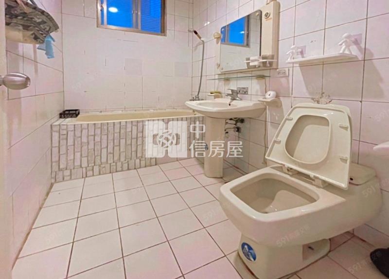 藝文特區~G11捷運綠線稀有超低公設三房車房屋室內格局與周邊環境