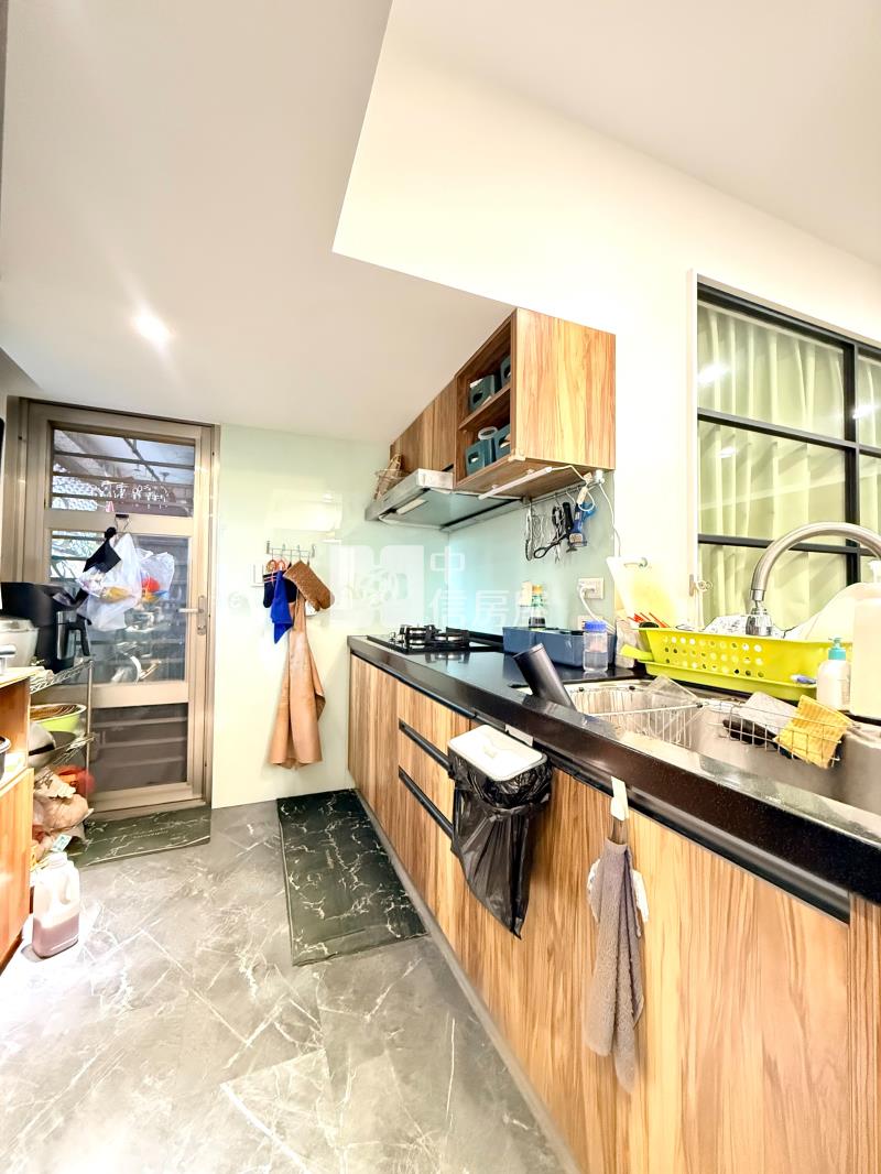 (家綠寶)南區加綠寶免整理三房車位美廈房屋室內格局與周邊環境