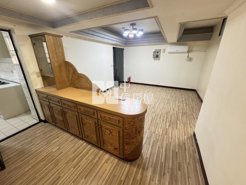 近健行科大電梯美四房房屋室內格局與周邊環境