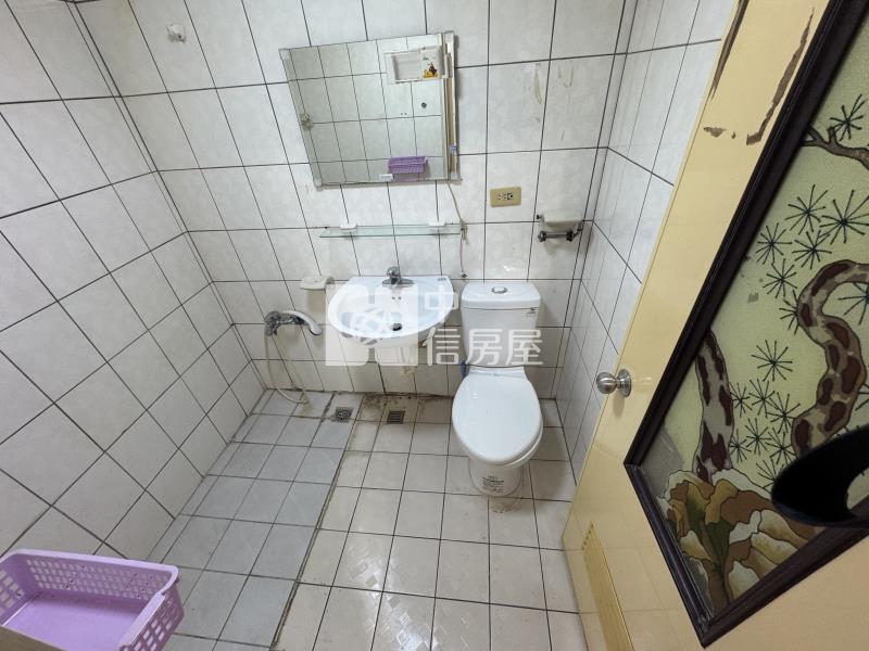 近健行科大電梯美四房房屋室內格局與周邊環境