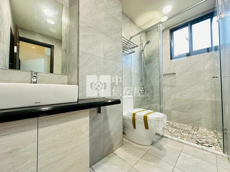 立鼎富域電梯雙車A5房屋室內格局與周邊環境