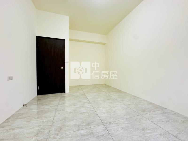 立鼎富域電梯雙車A5房屋室內格局與周邊環境