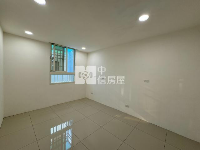 近台31旁全棟翻新孝親美透天房屋室內格局與周邊環境