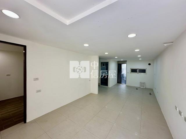 近台31旁全棟翻新孝親美透天房屋室內格局與周邊環境